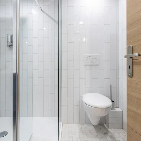 Three Bedrooms & Private Garden Apartment